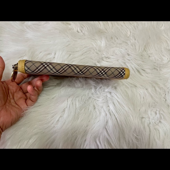 Authentic BURBERRY long zip wallet🌸🦋 - Picture 4 of 16